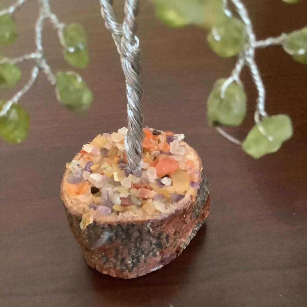 EUC Choice of Natural Carnelian, Peridot or Rose Quartz  and Wire Tree of Life - Picture 9 of 15